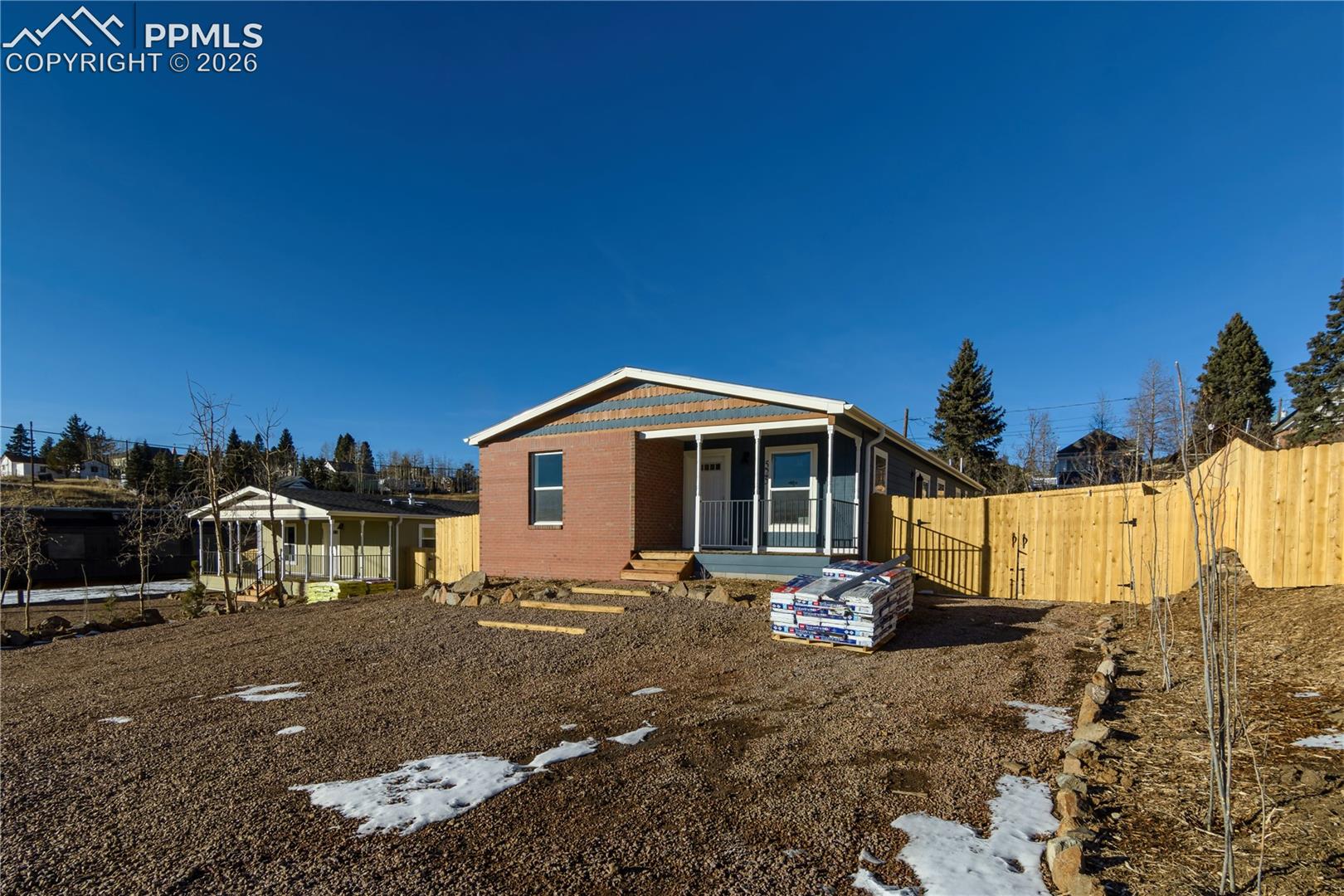 525 Carr Avenue โ listing photo