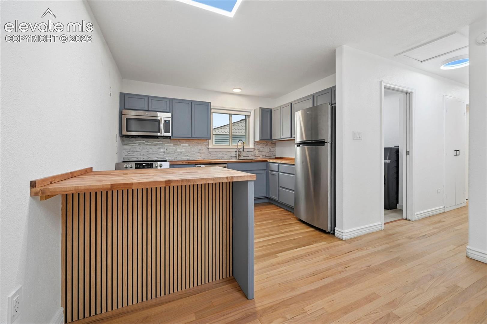 309 Redwood Drive, photo 8