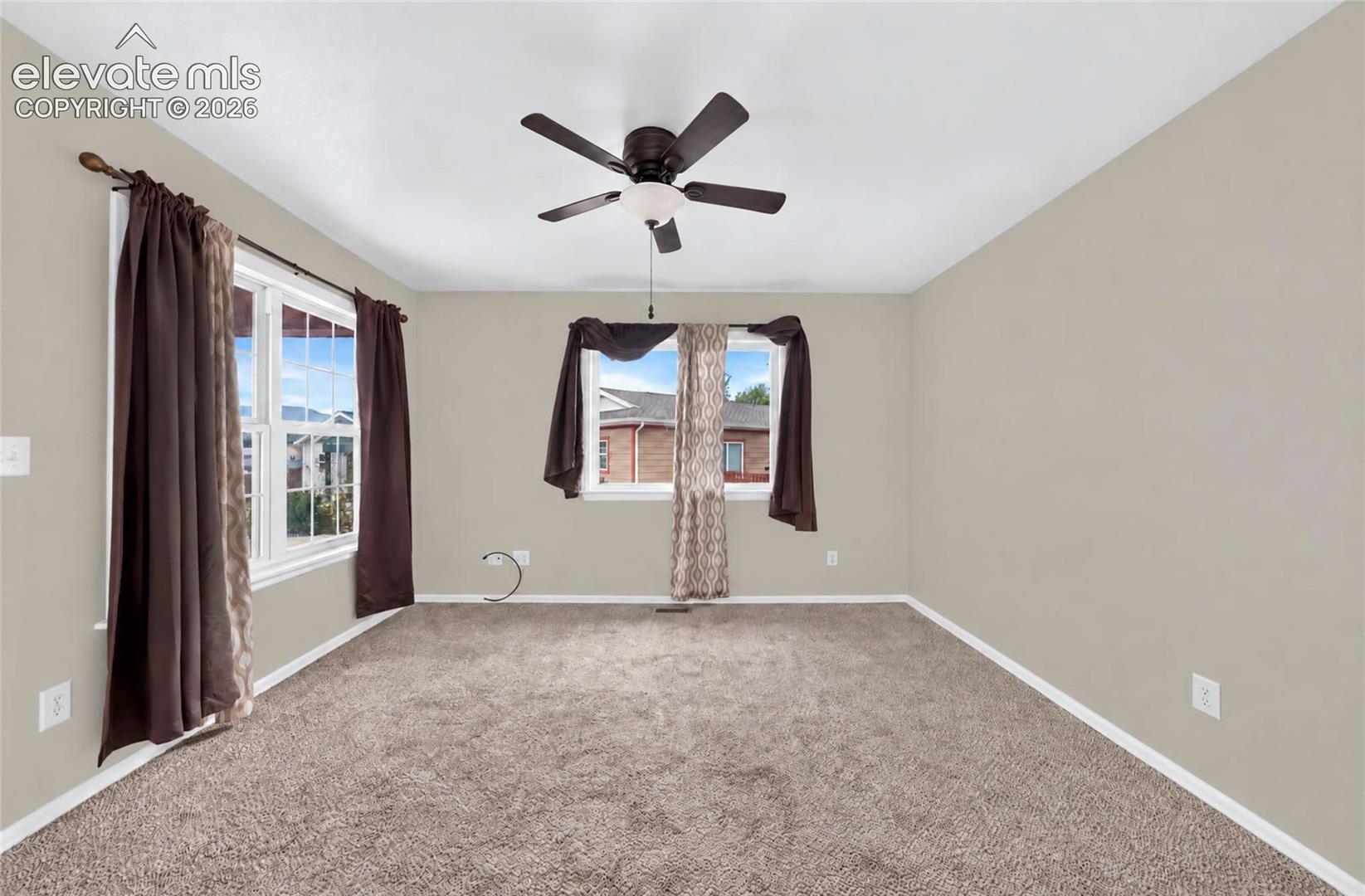 Listing photo 4 for 203 Red Finch Lane