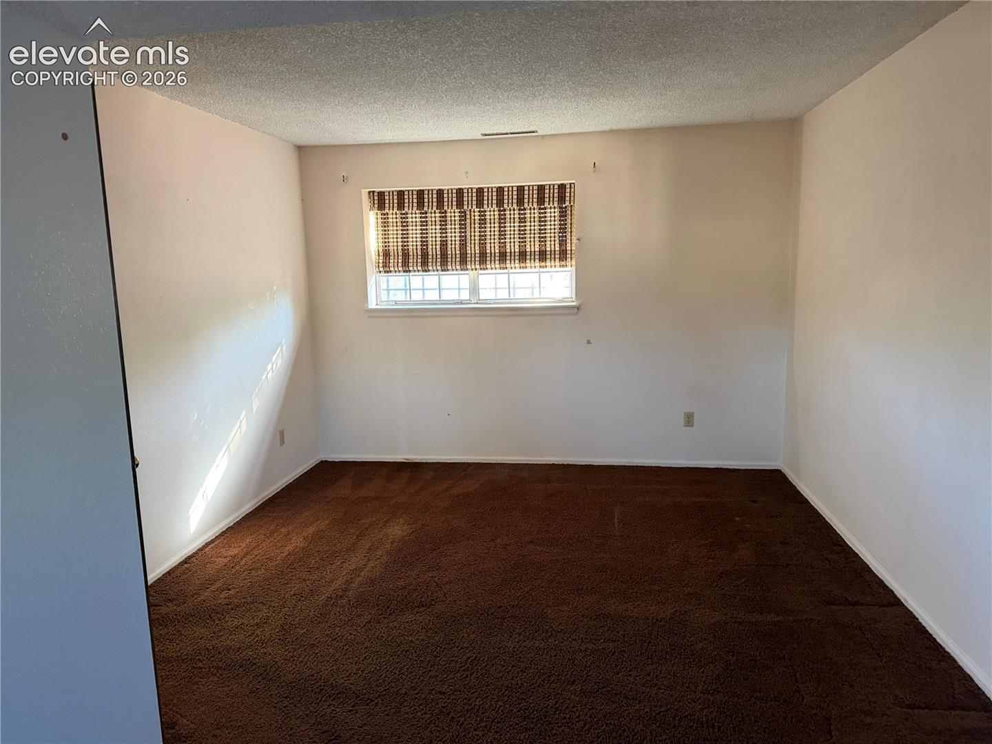 Listing photo 10 for 2548 Prescott Circle