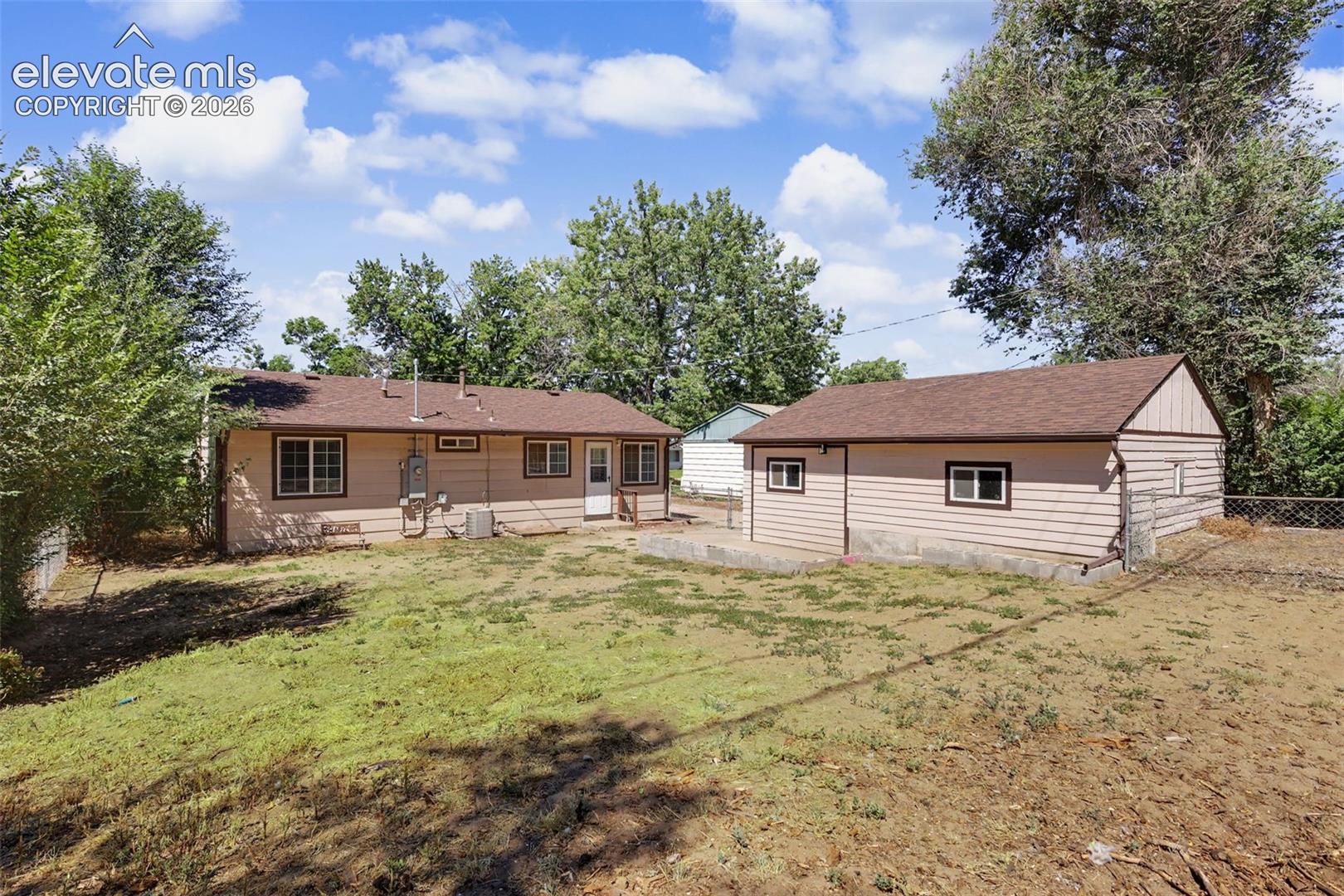 Listing photo 32 for 105 Linden Drive