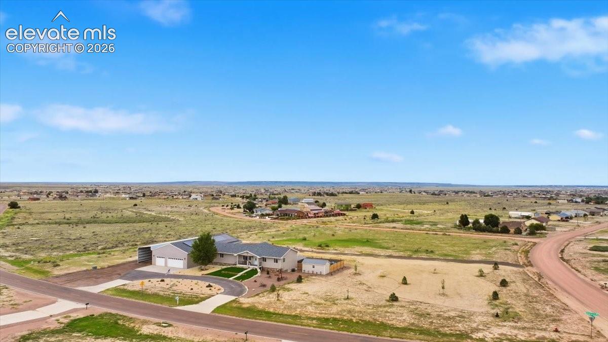 Listing photo 5 for 1516 N Platteville Boulevard