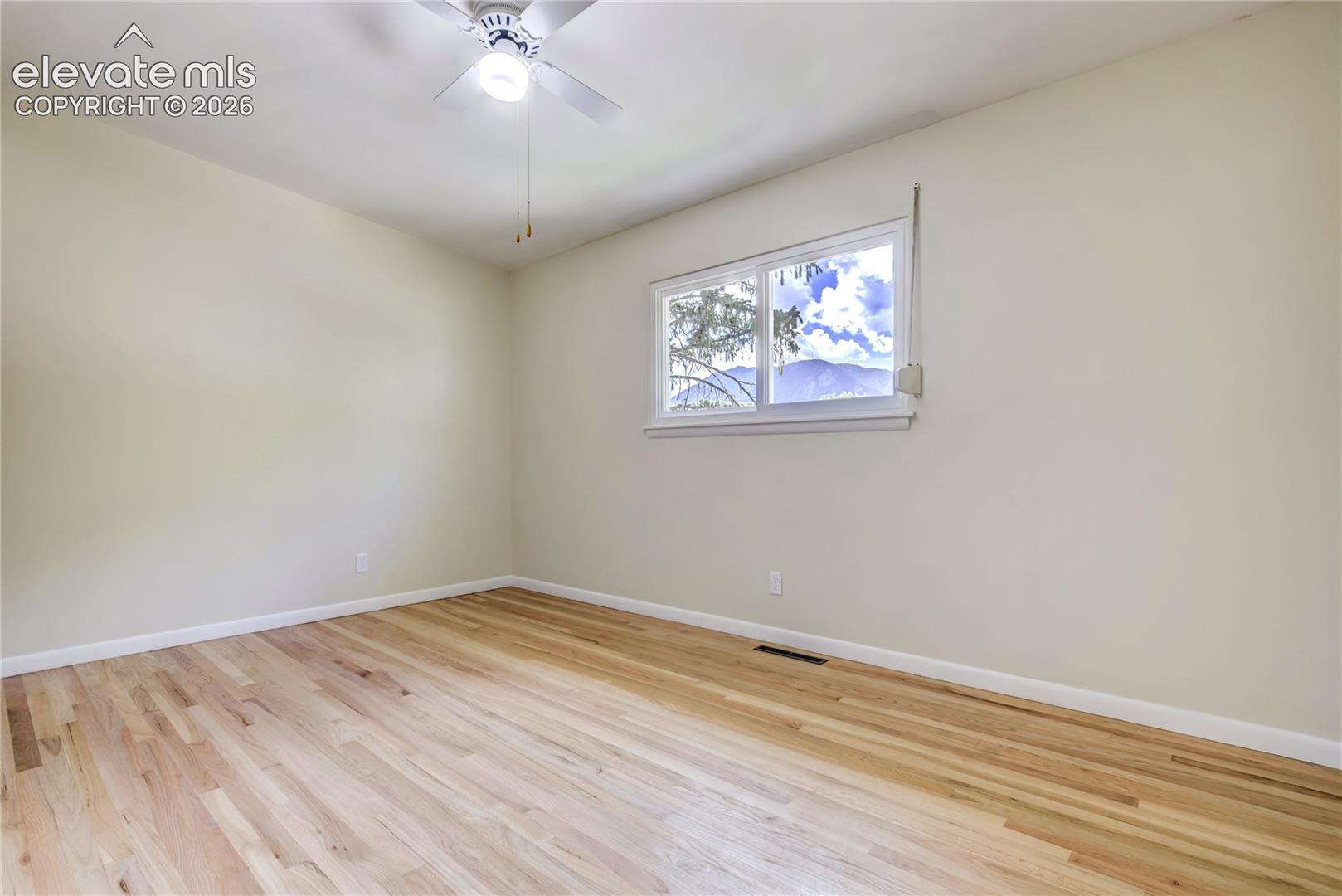 Listing photo 44 for 609 Crestridge Avenue