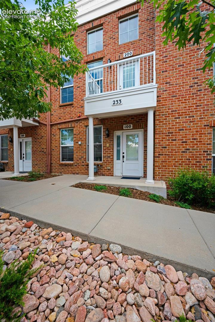 233 Fountain Boulevard