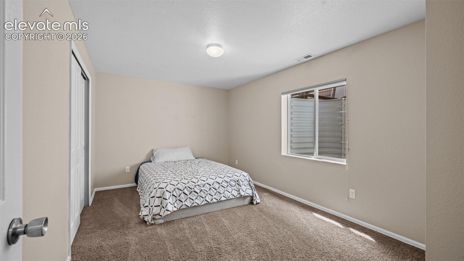 Listing photo 28 for 8068 Hollygrape Lane