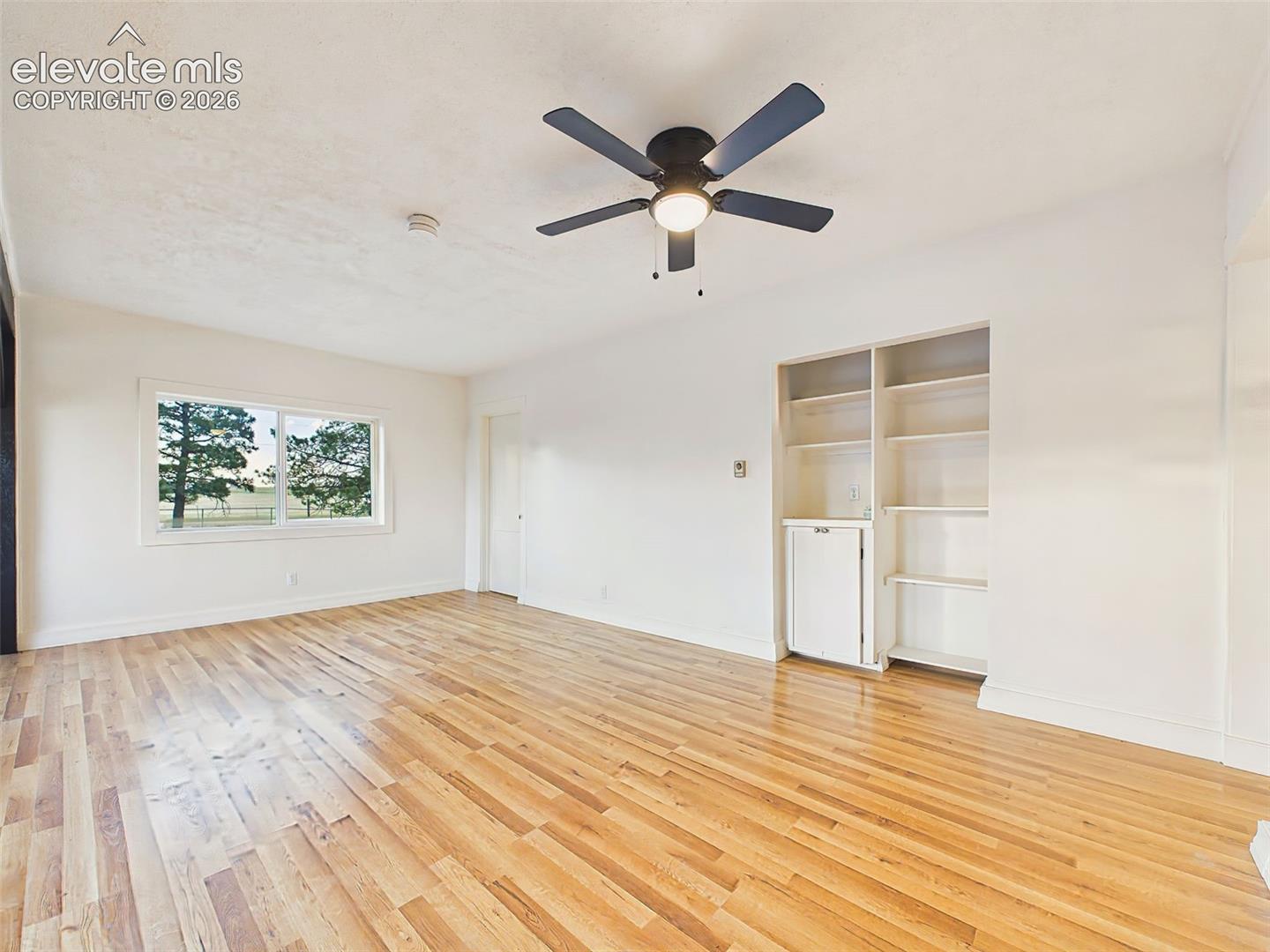 Listing photo 16 for 23015 Murphy Road