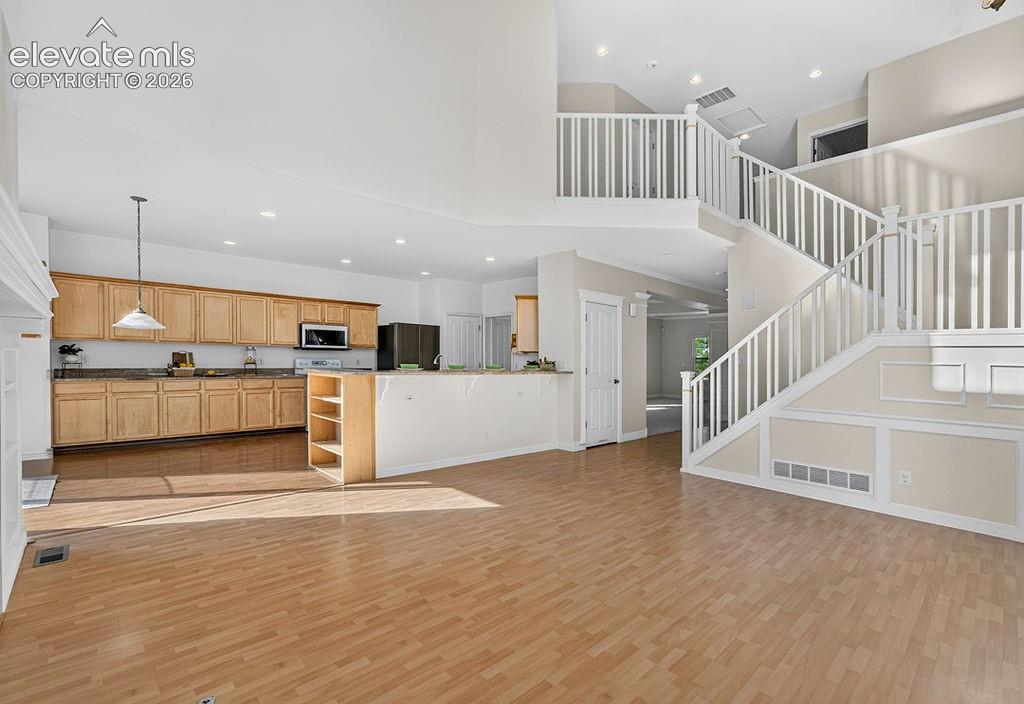 Listing photo 11 for 4465 Charing Drive
