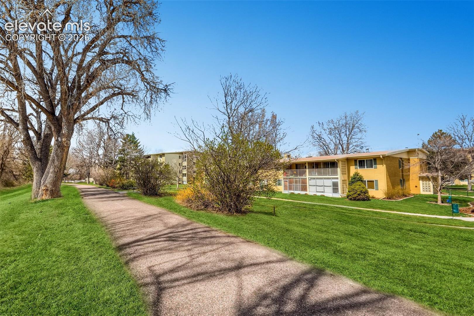 Listing photo 13 for 680 S Alton Way 1B