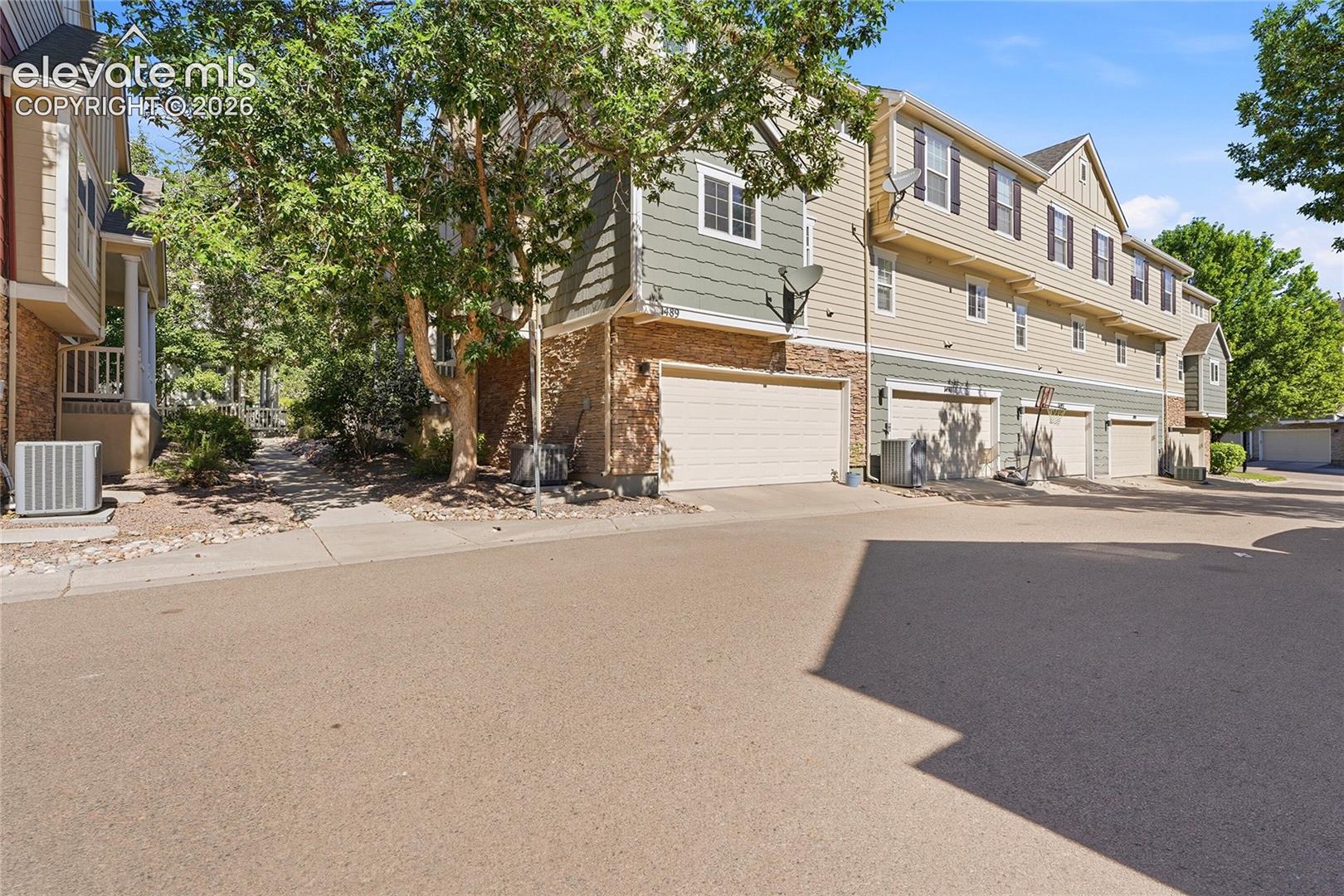 Listing photo 24 for 1489 Red Peak Drive
