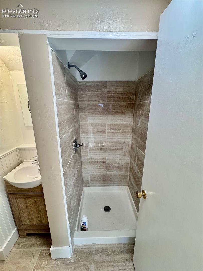 Listing photo 10 for 204 W 15th Street