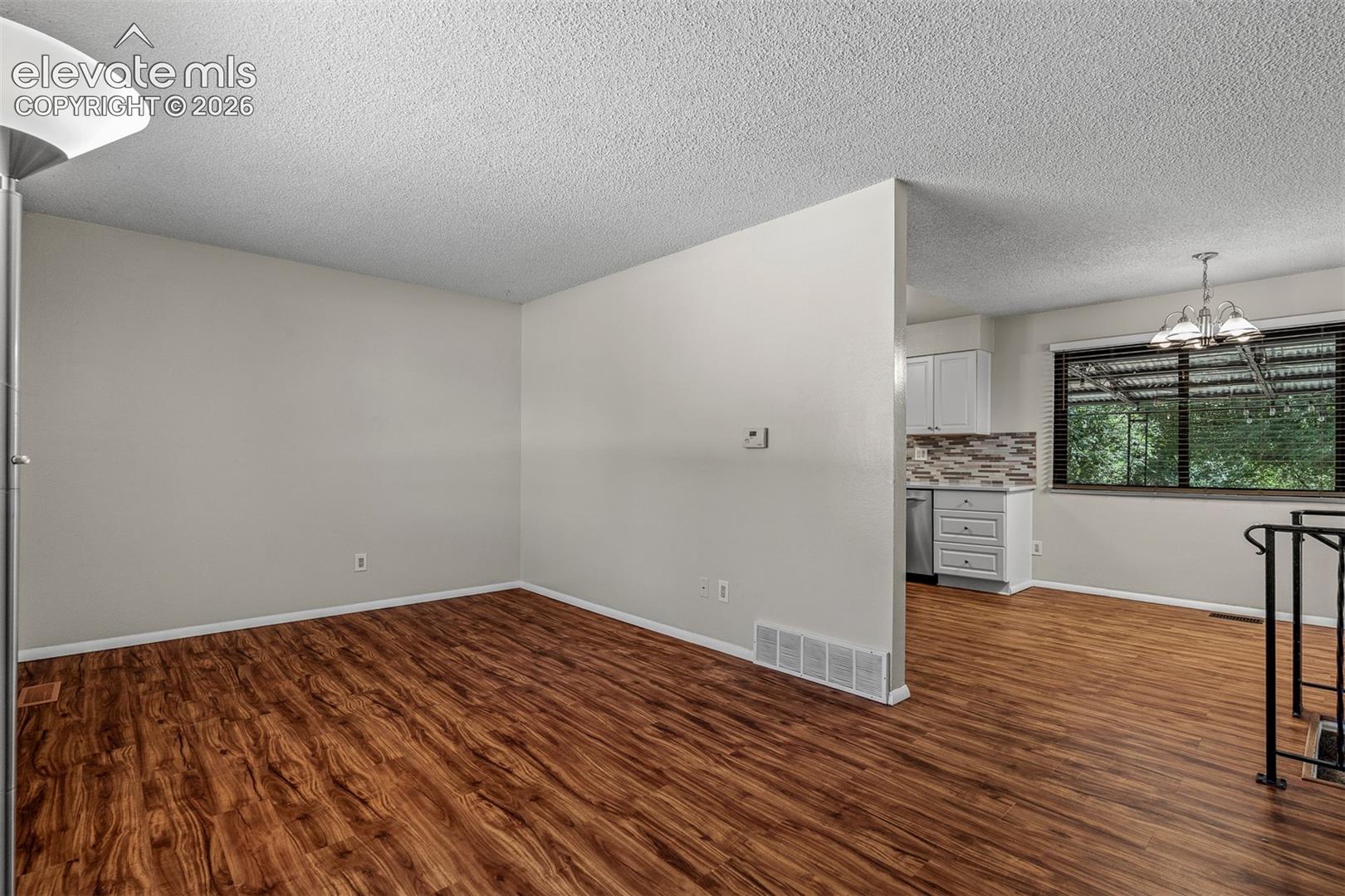 1675 Mineola Street, photo 3