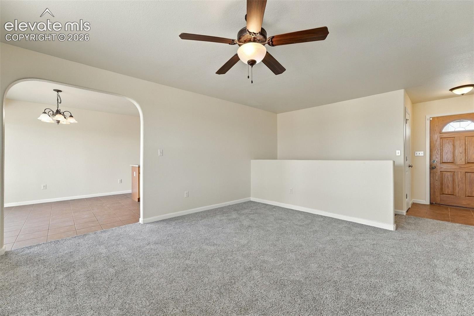 Listing photo 5 for 1385 N Challenger Drive