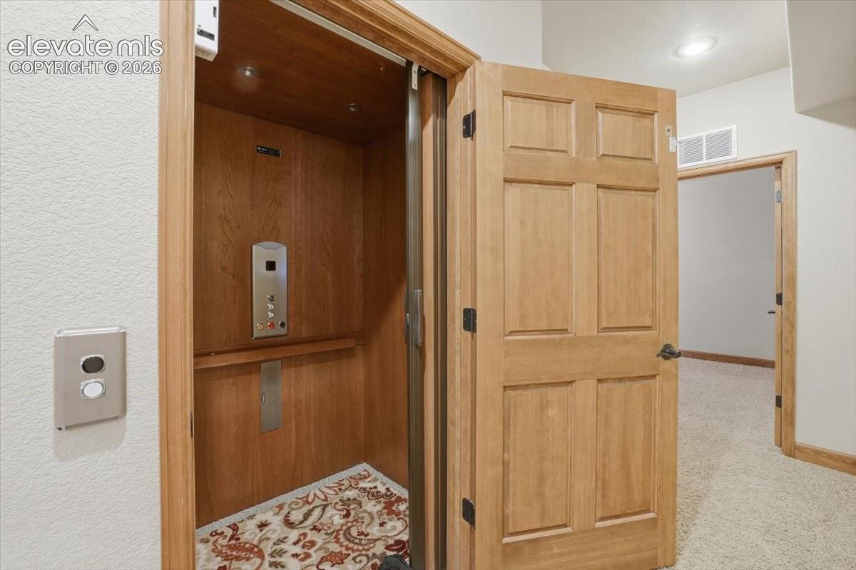 Listing photo 21 for 13485 Cedarville Way