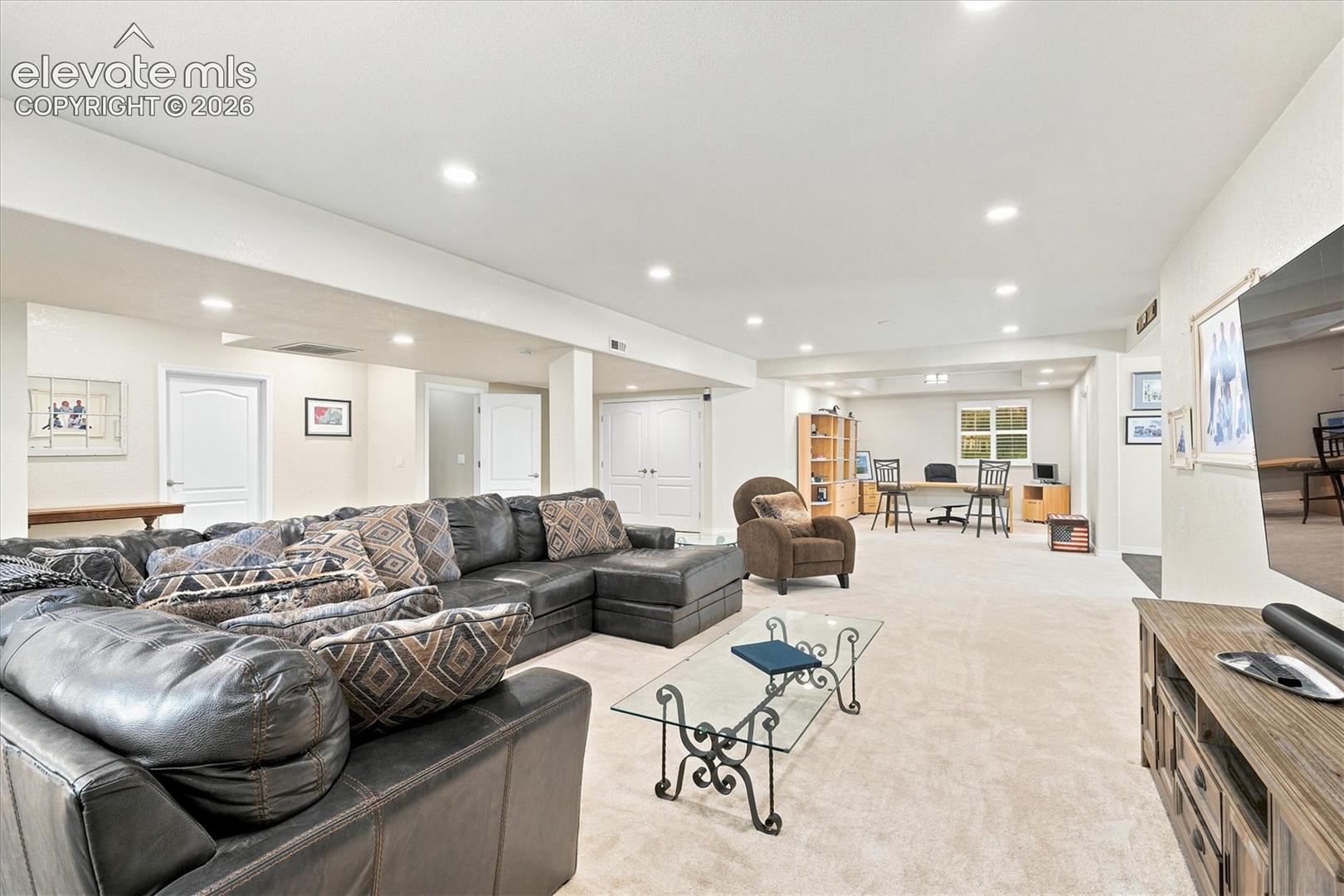 Listing photo 39 for 3708 Eveningglow Way