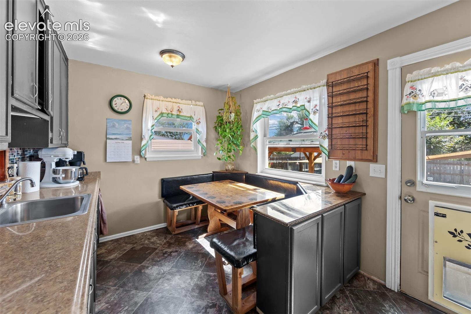 Listing photo 8 for 2227 Saranac Drive