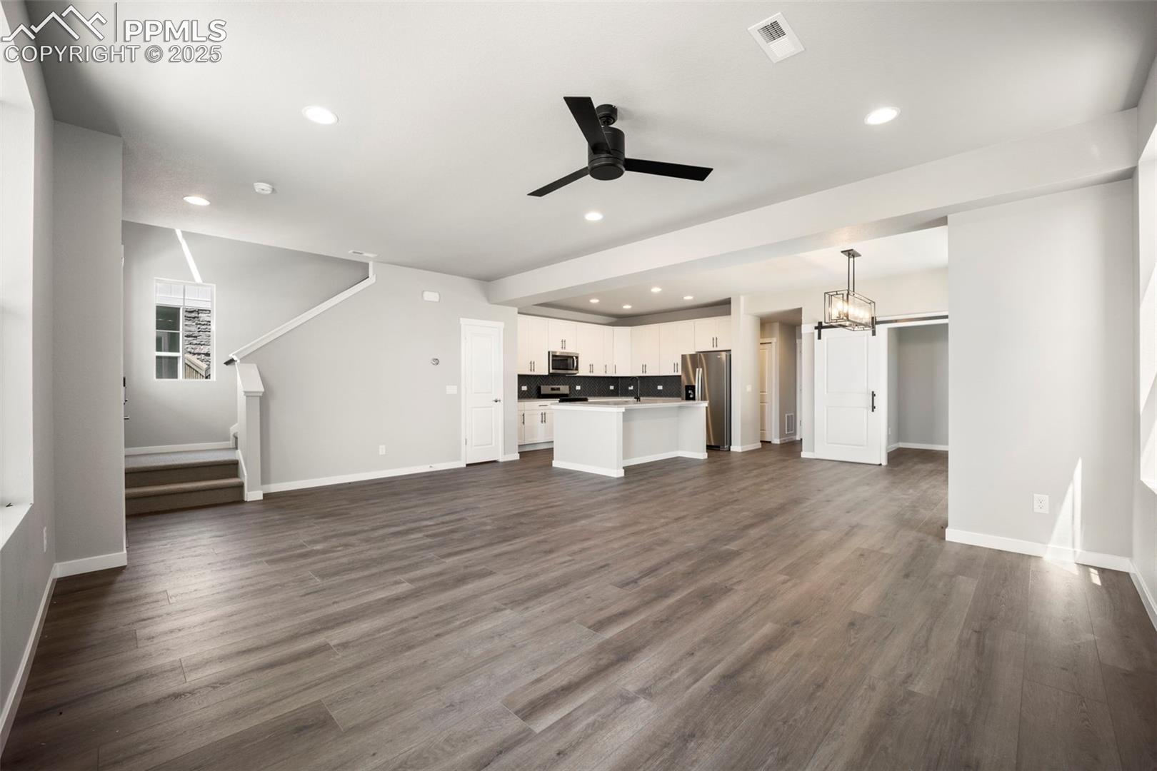 9258 Kurie Mine Lane, photo 5