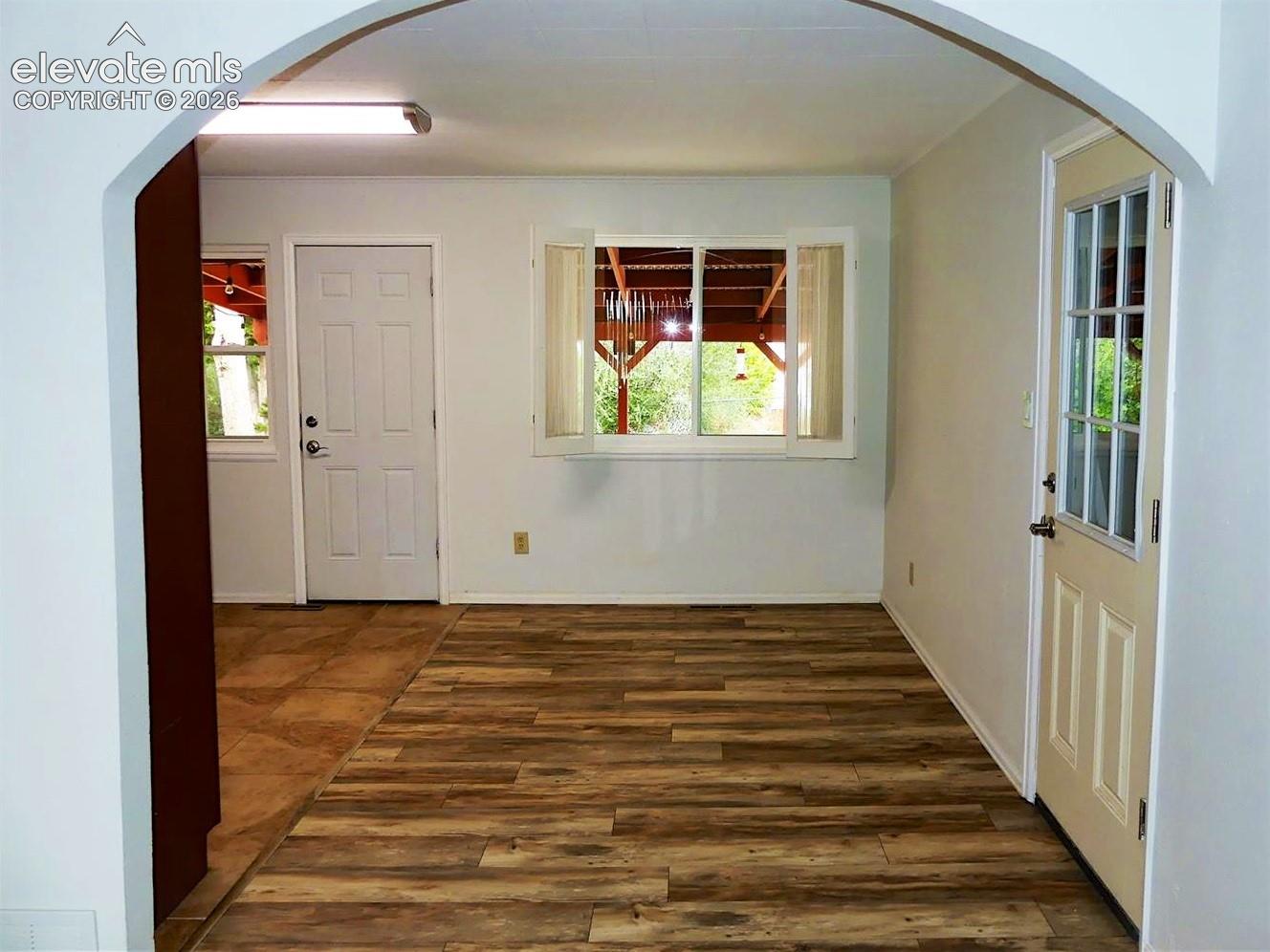 Listing photo 12 for 1104 Yosemite Drive