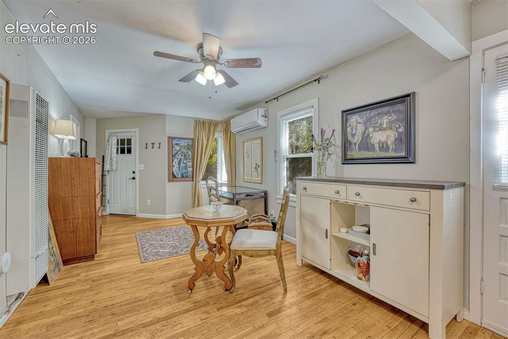 Listing photo 7 for 1725 W Cucharras Street