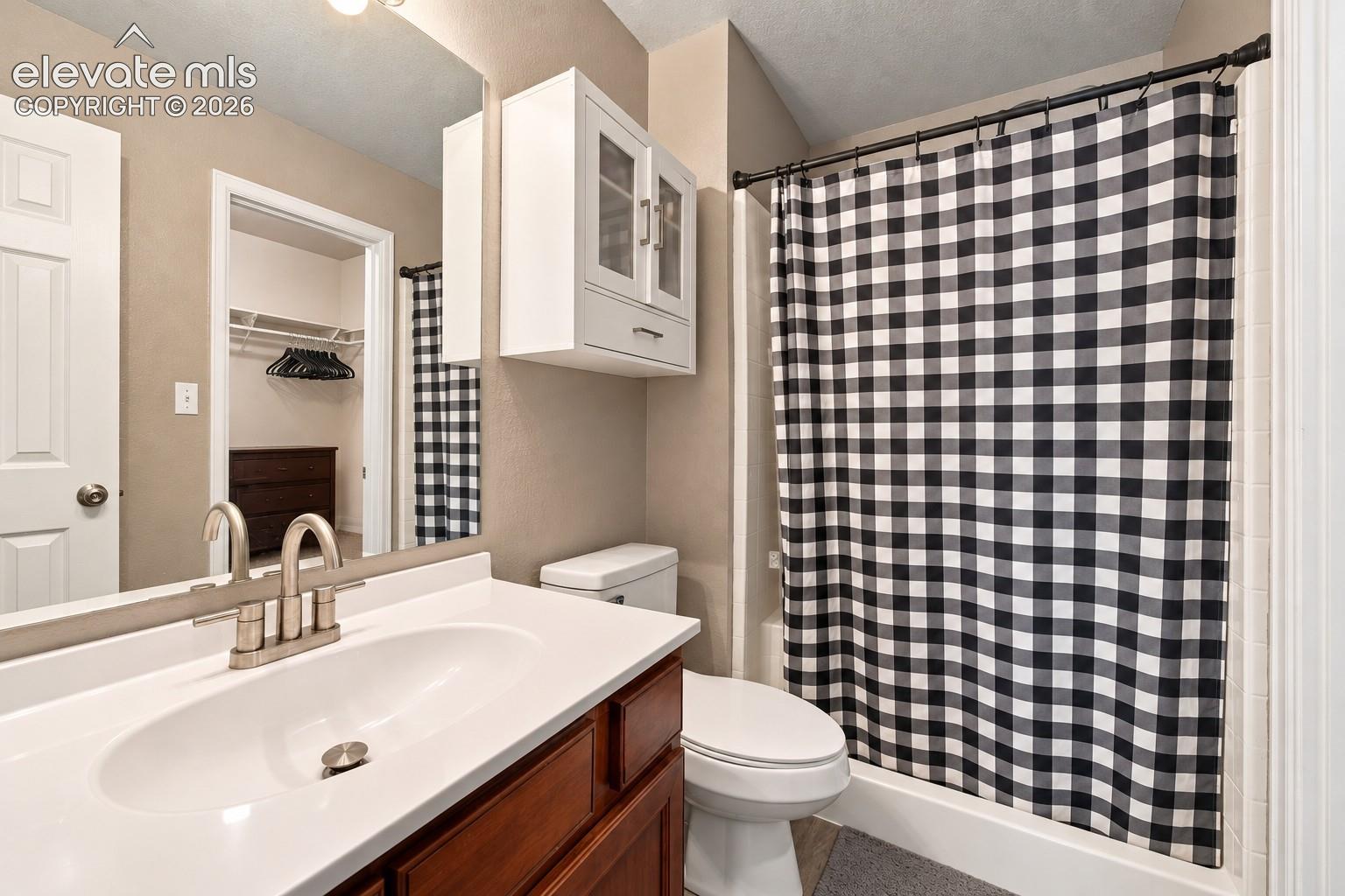 Listing photo 13 for 1324 Silver Hawk Court