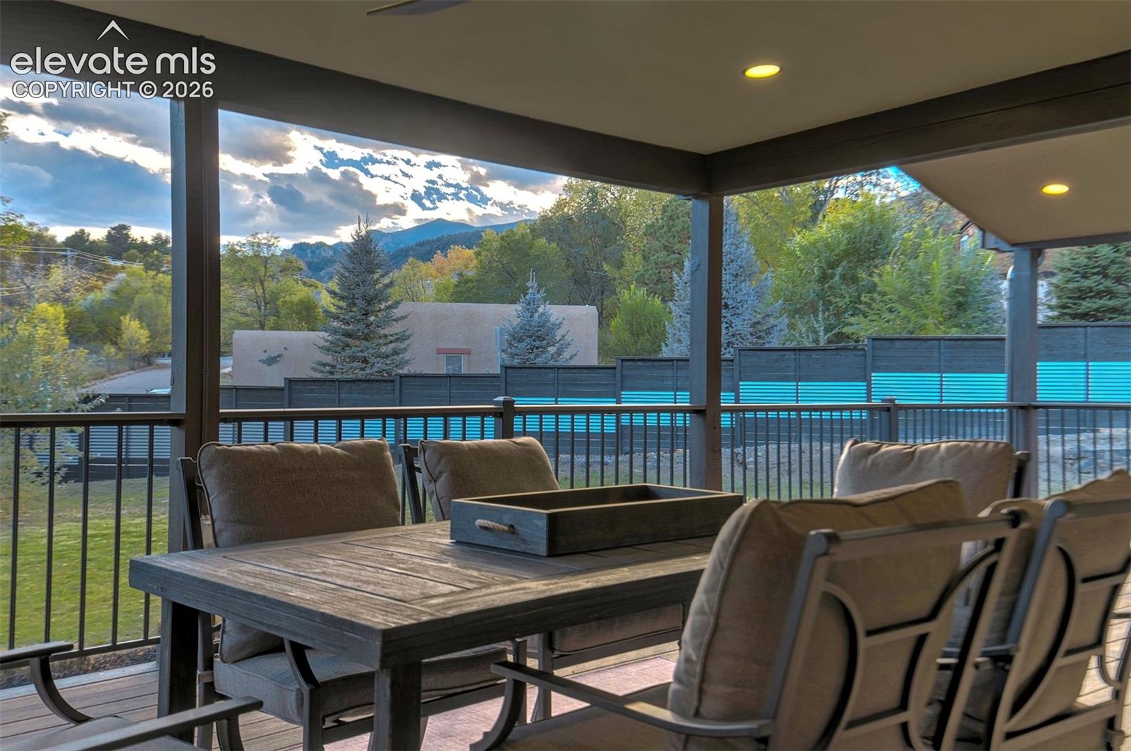 Listing photo 31 for 1825 Parkview Boulevard