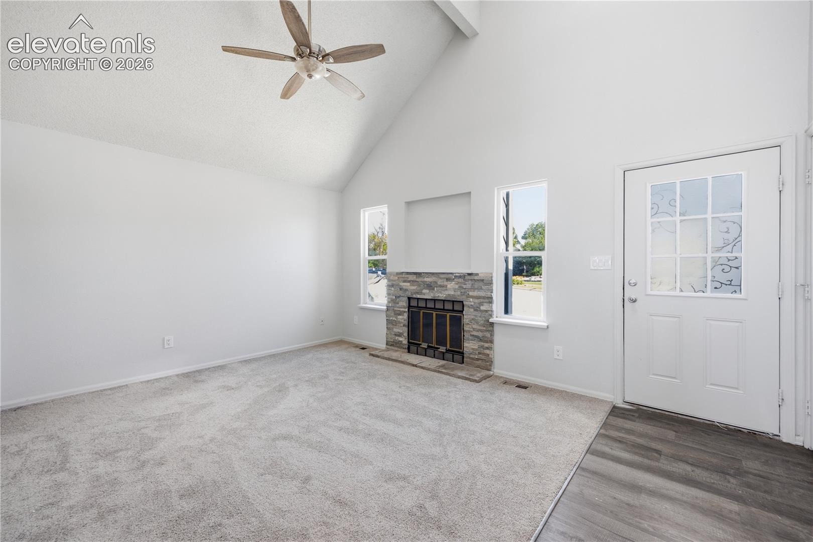 Listing photo 3 for 4571 Sunnyhill Drive