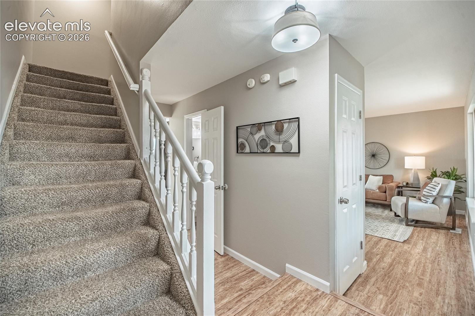 Listing photo 3 for 4325 Ramblewood Drive