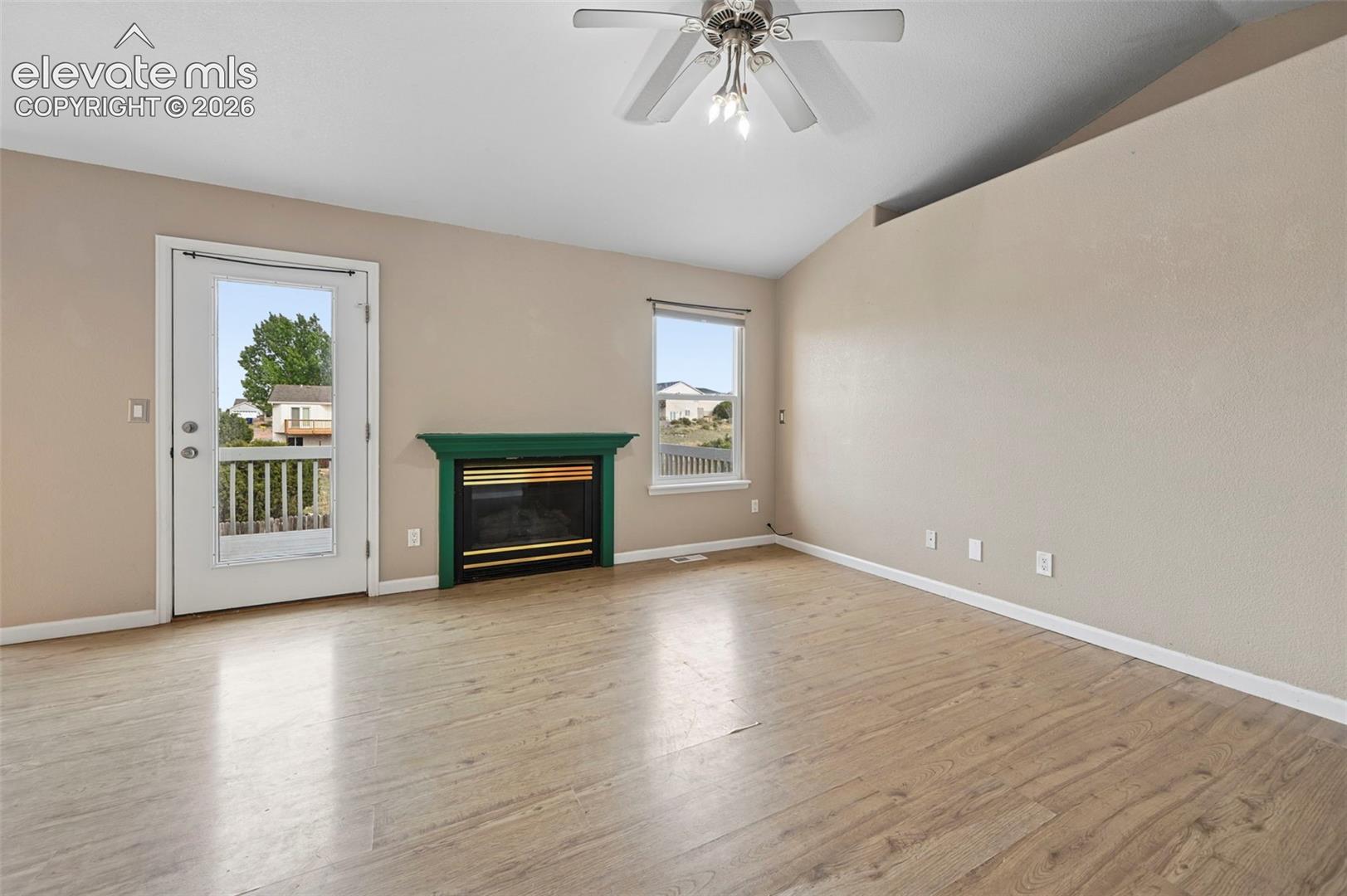Listing photo 23 for 979 S Alexis Lane