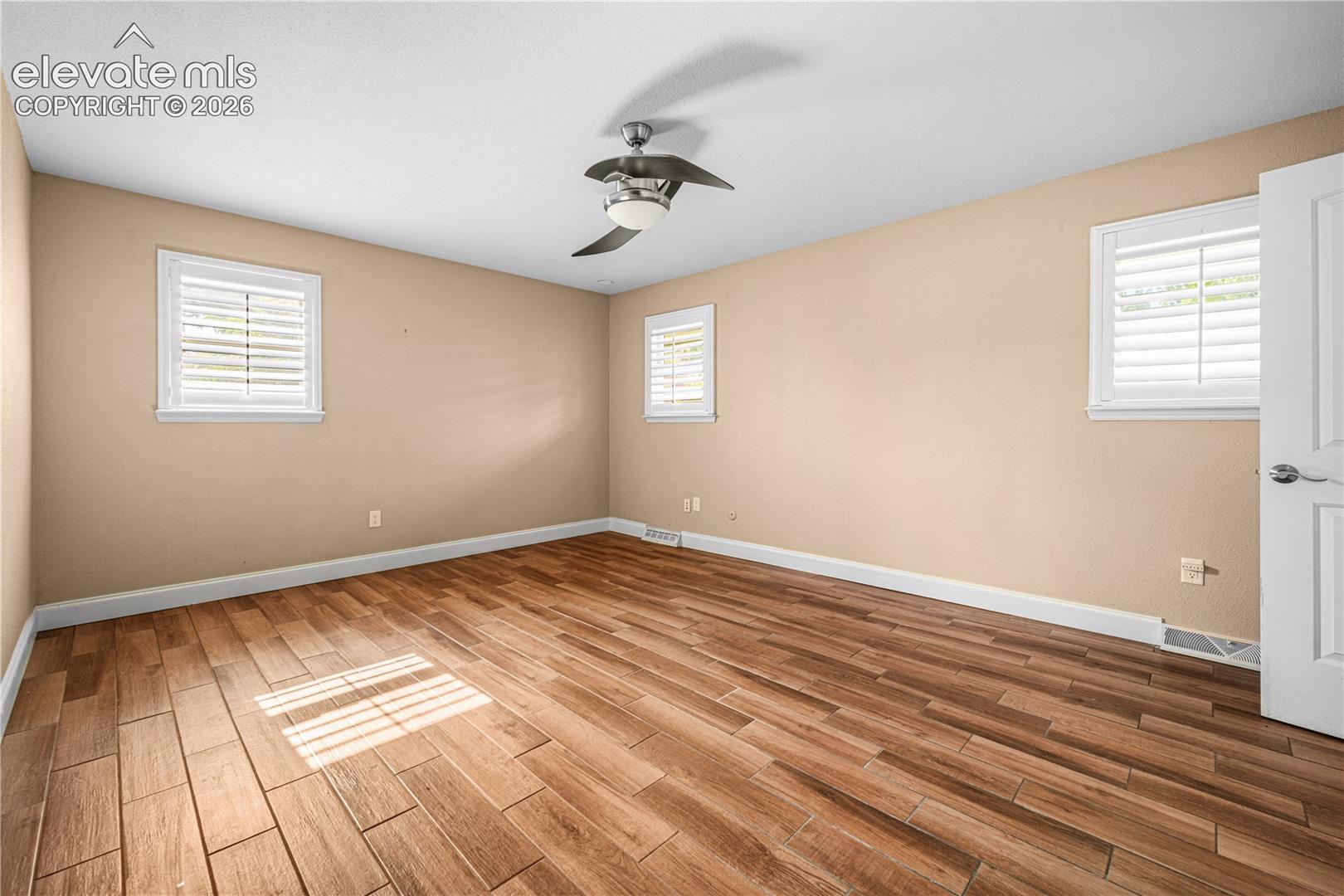 Listing photo 18 for 3514 St Clair Avenue