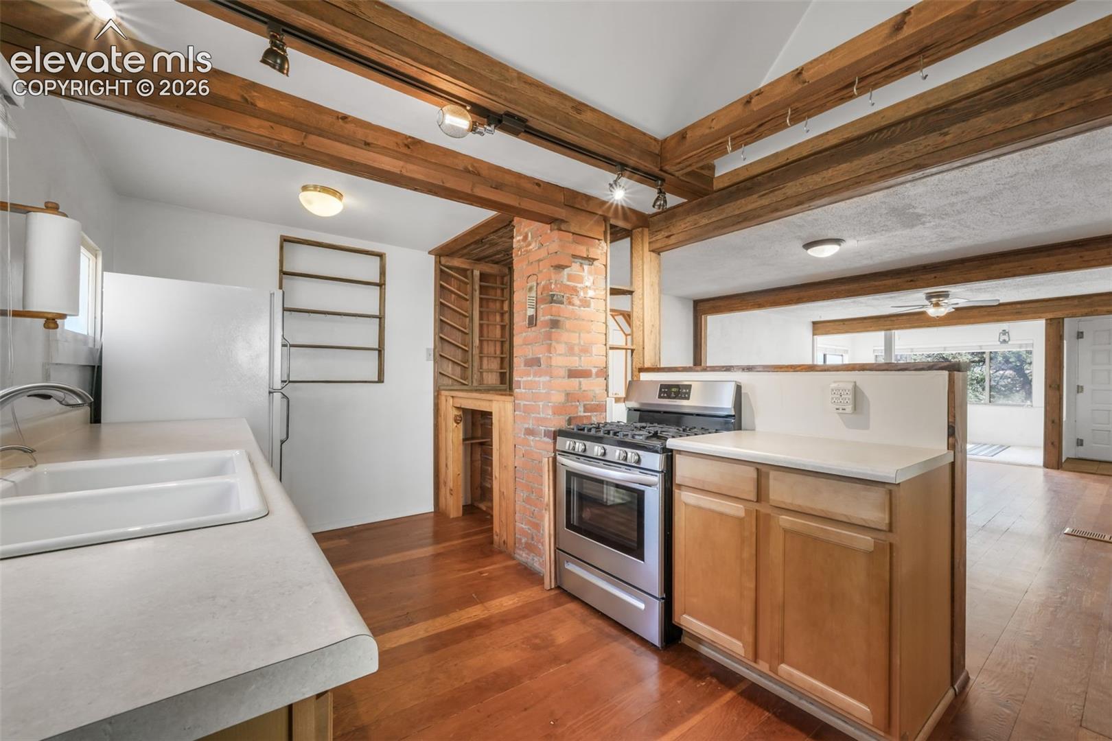 Listing photo 11 for 3326 W Kiowa Street