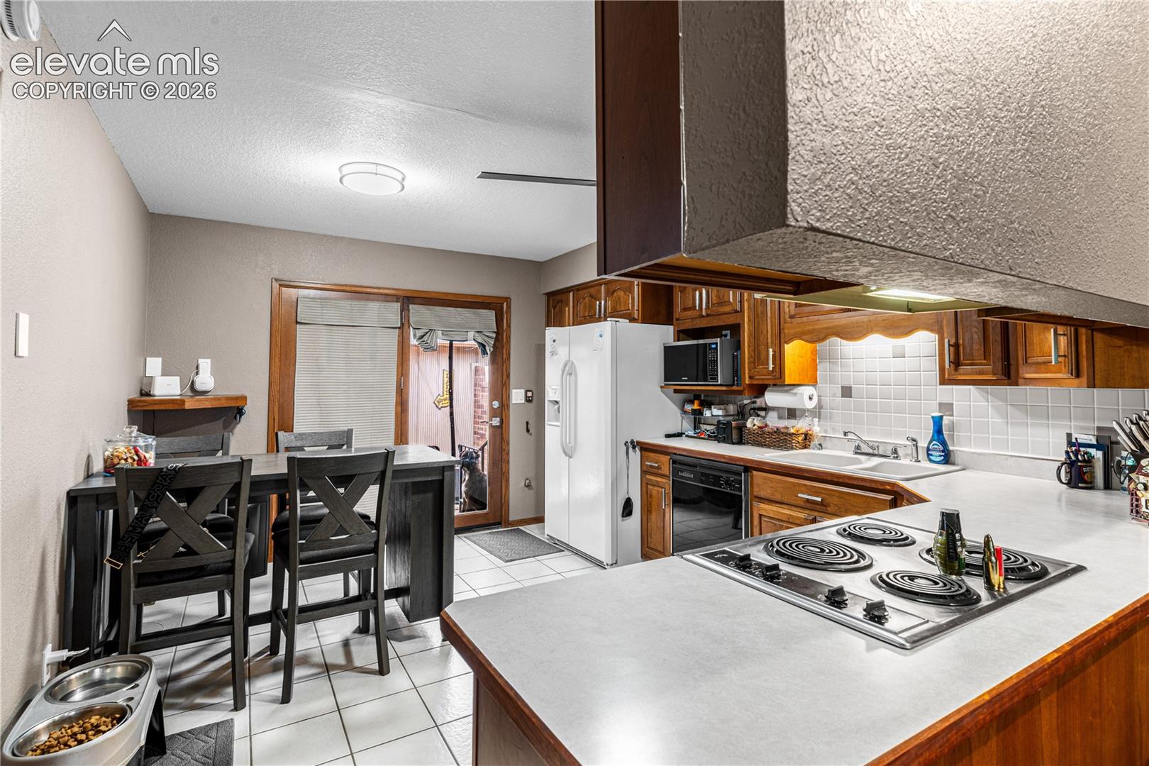 Listing photo 9 for 2106 Chautard Drive B