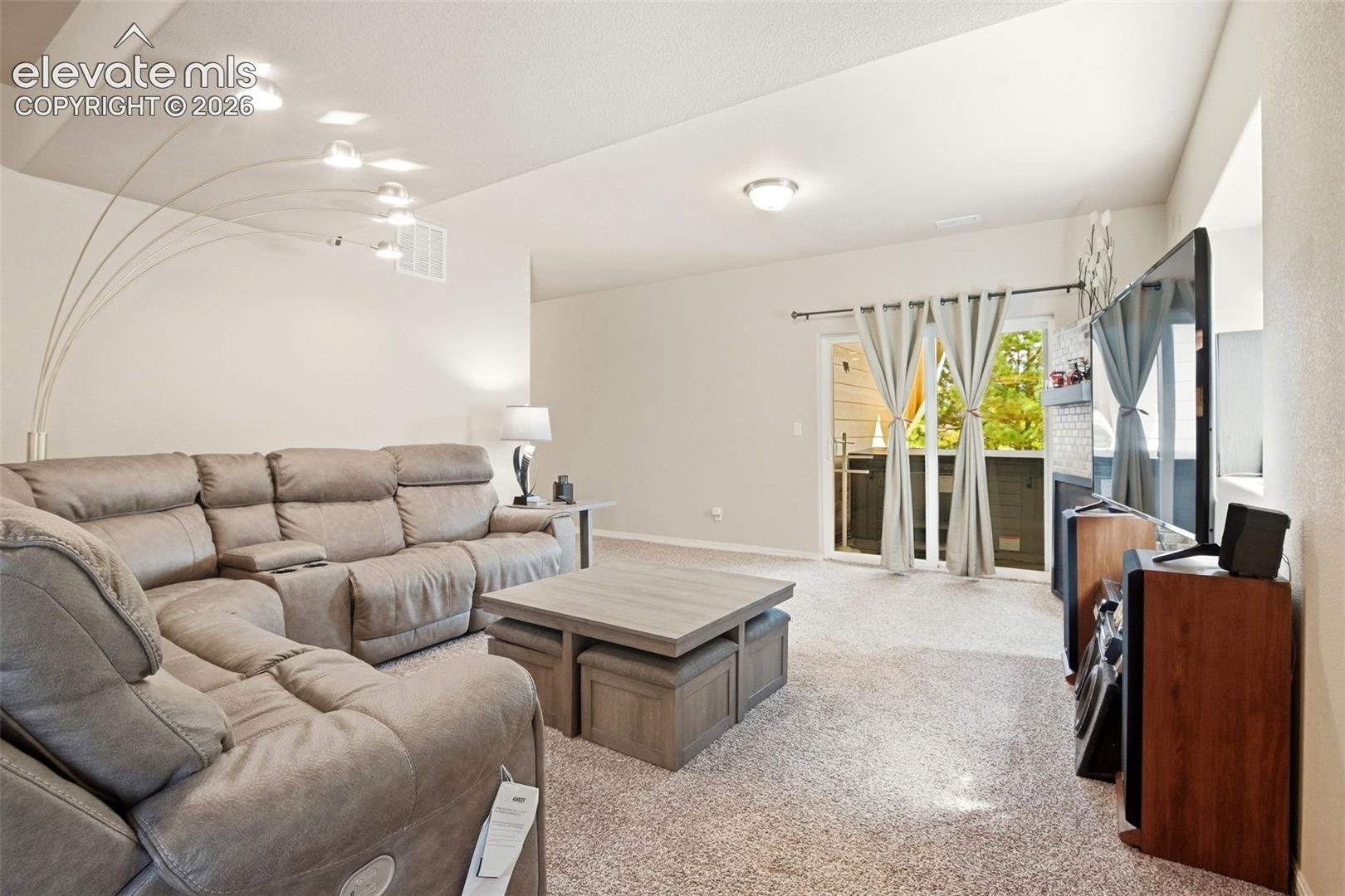 Listing photo 36 for 19524 Lindenmere Drive