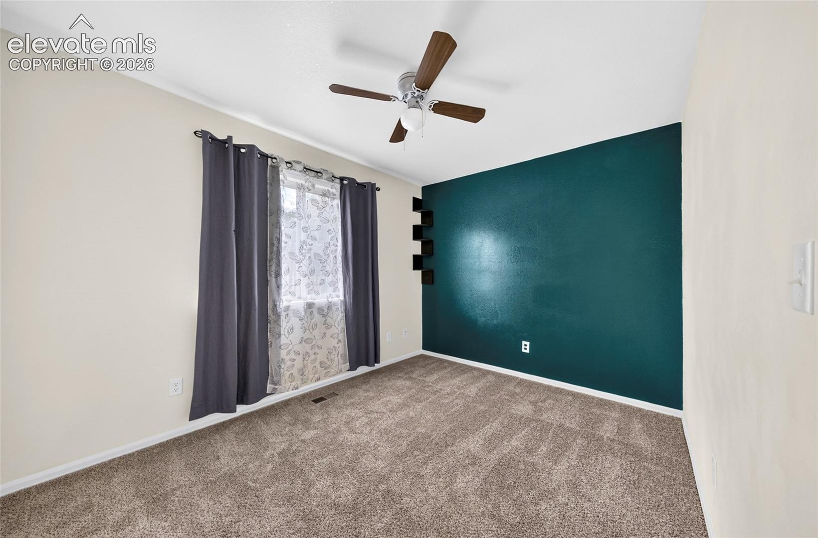 Listing photo 16 for 203 Red Finch Lane