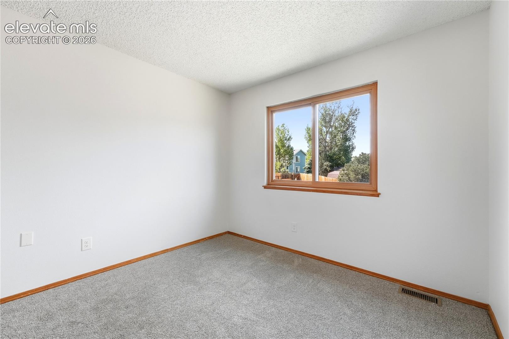 Listing photo 27 for 4120 Kayak Court