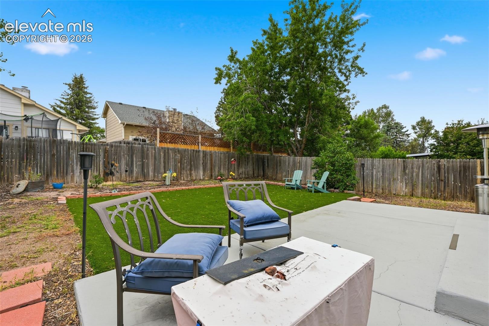 Listing photo 5 for 8219 Steadman Drive
