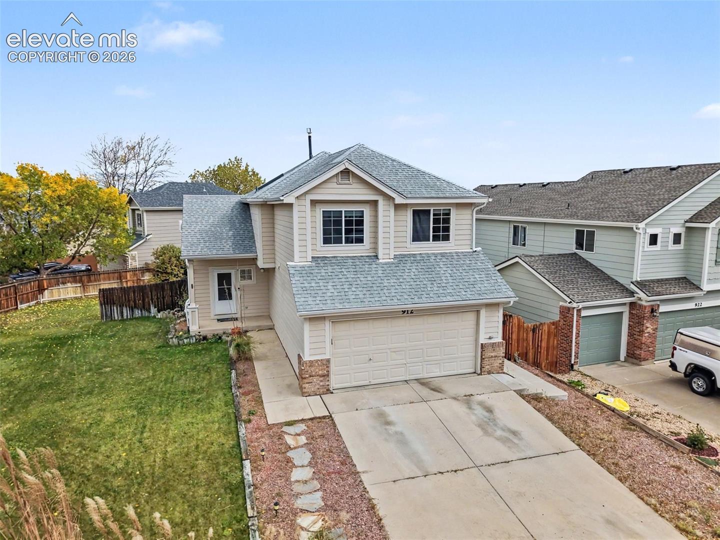 Listing photo 34 for 912 Legend Oak Drive
