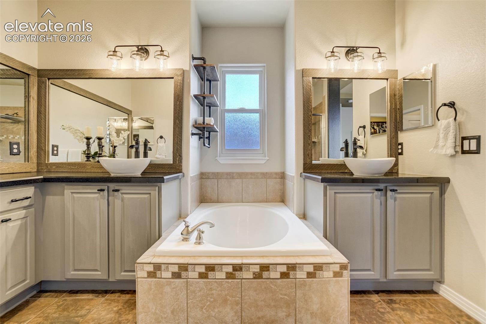 Listing photo 16 for 7555 Antelope Meadows Circle