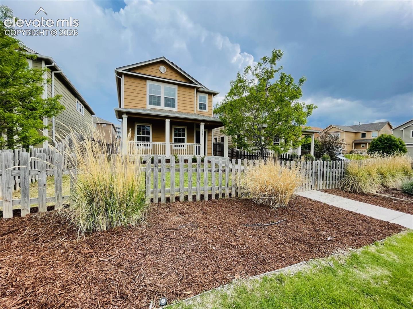 Listing photo 2 for 7721 Crestone Peak Trail