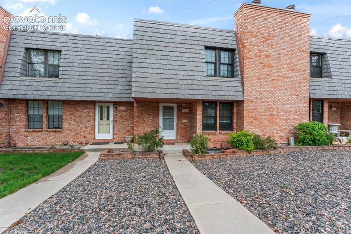 2013 Sussex Lane — listing photo