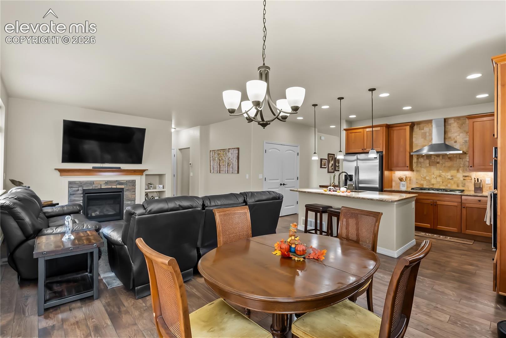 Listing photo 11 for 3336 Redcoat Lane
