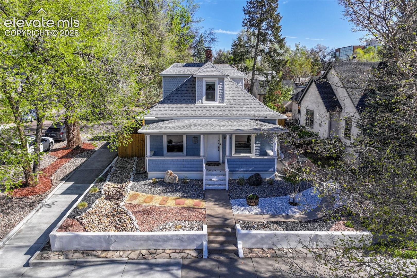 Listing photo 2 for 1302 E Platte Avenue