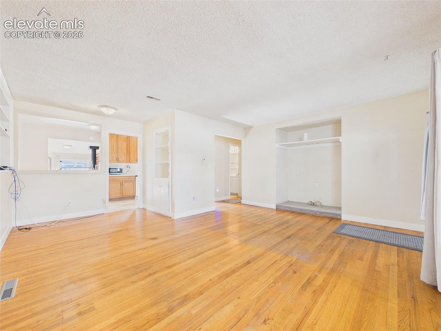 Listing photo 8 for 103 Grand Boulevard