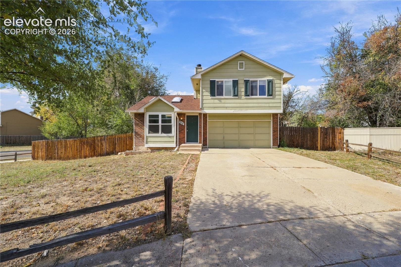 Listing photo 2 for 310 Briggs Place