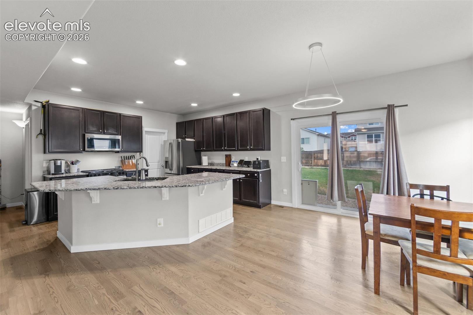 Listing photo 3 for 7447 Peachleaf Drive