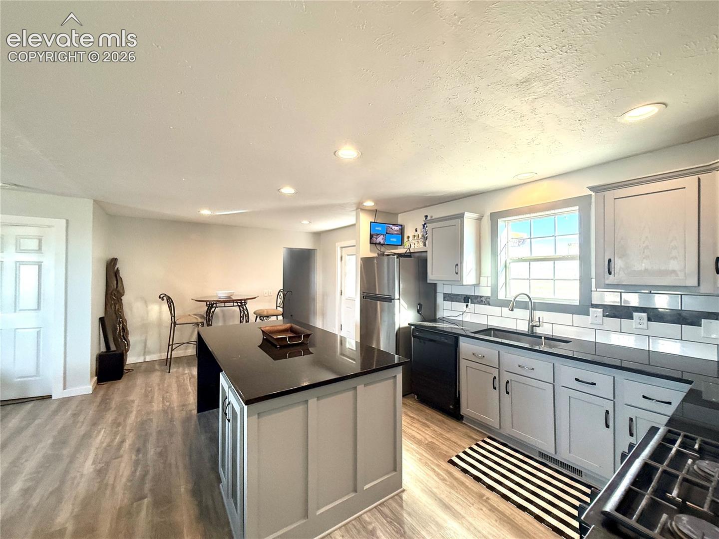 Listing photo 11 for 22716 County Road 2