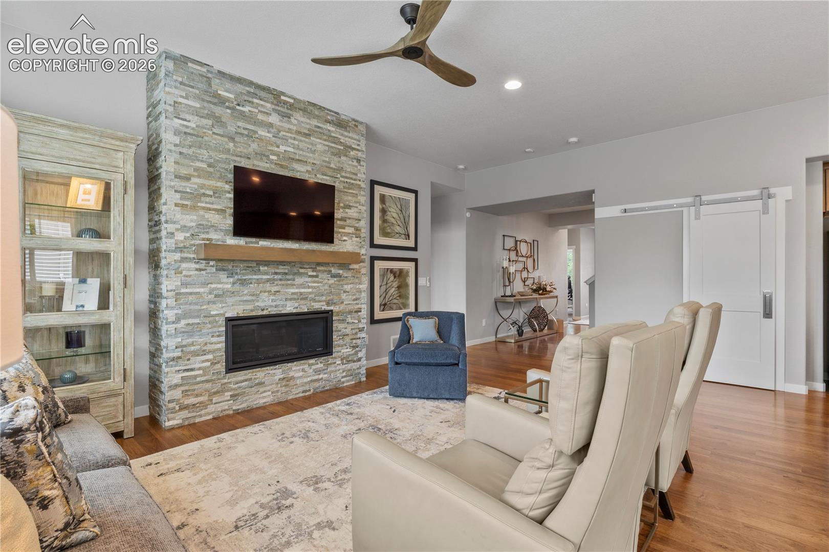 Listing photo 3 for 1848 Walnut Creek Court
