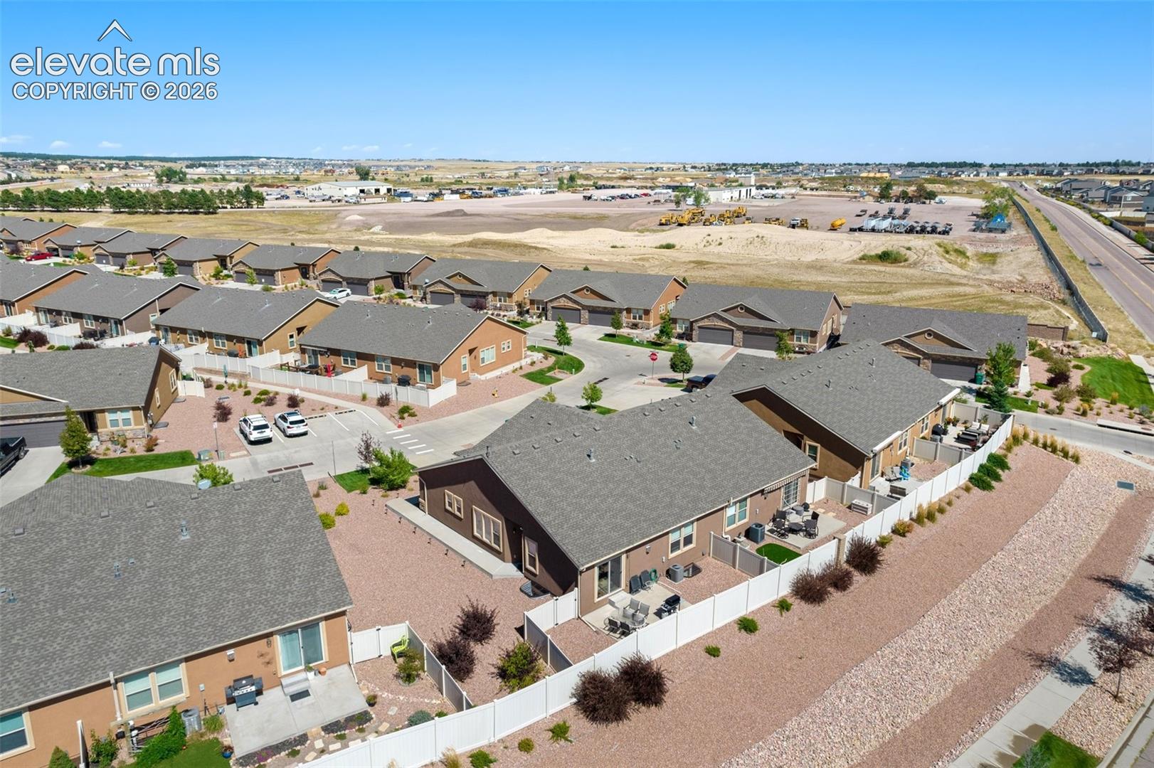 Listing photo 37 for 8042 Potentilla Grove