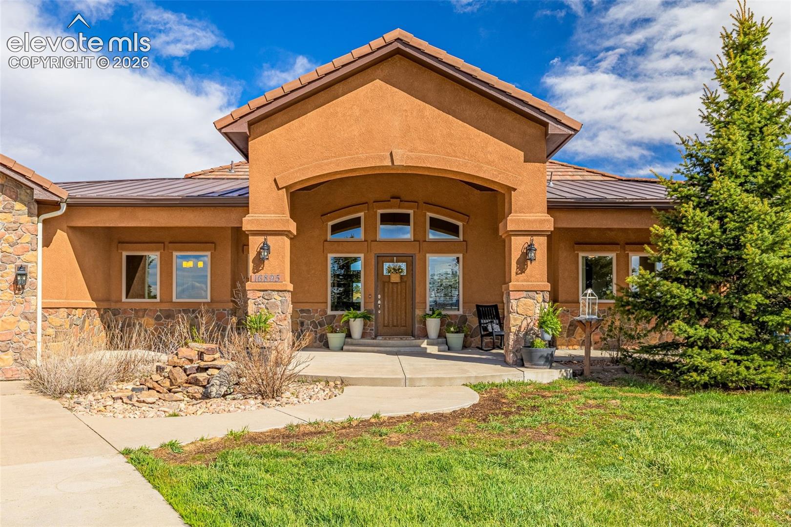Listing photo 4 for 16895 Horizon Ridge Trail
