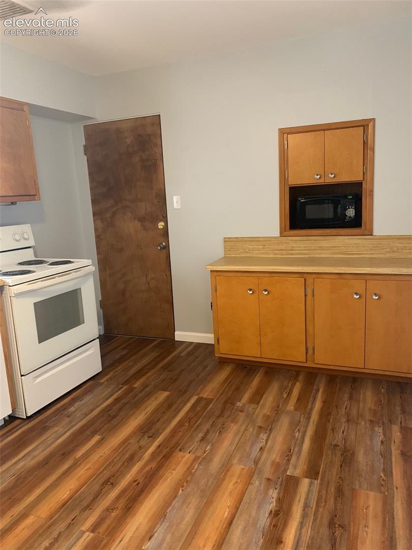 Listing photo 9 for 222 W Polk Street