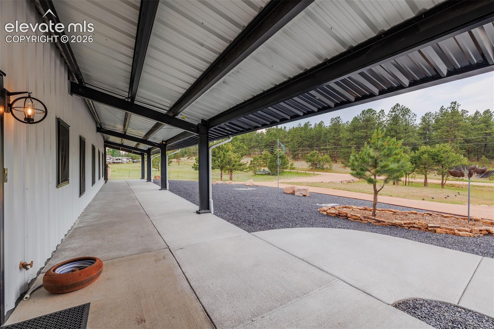 Listing photo 13 for 412 Obsidian Drive