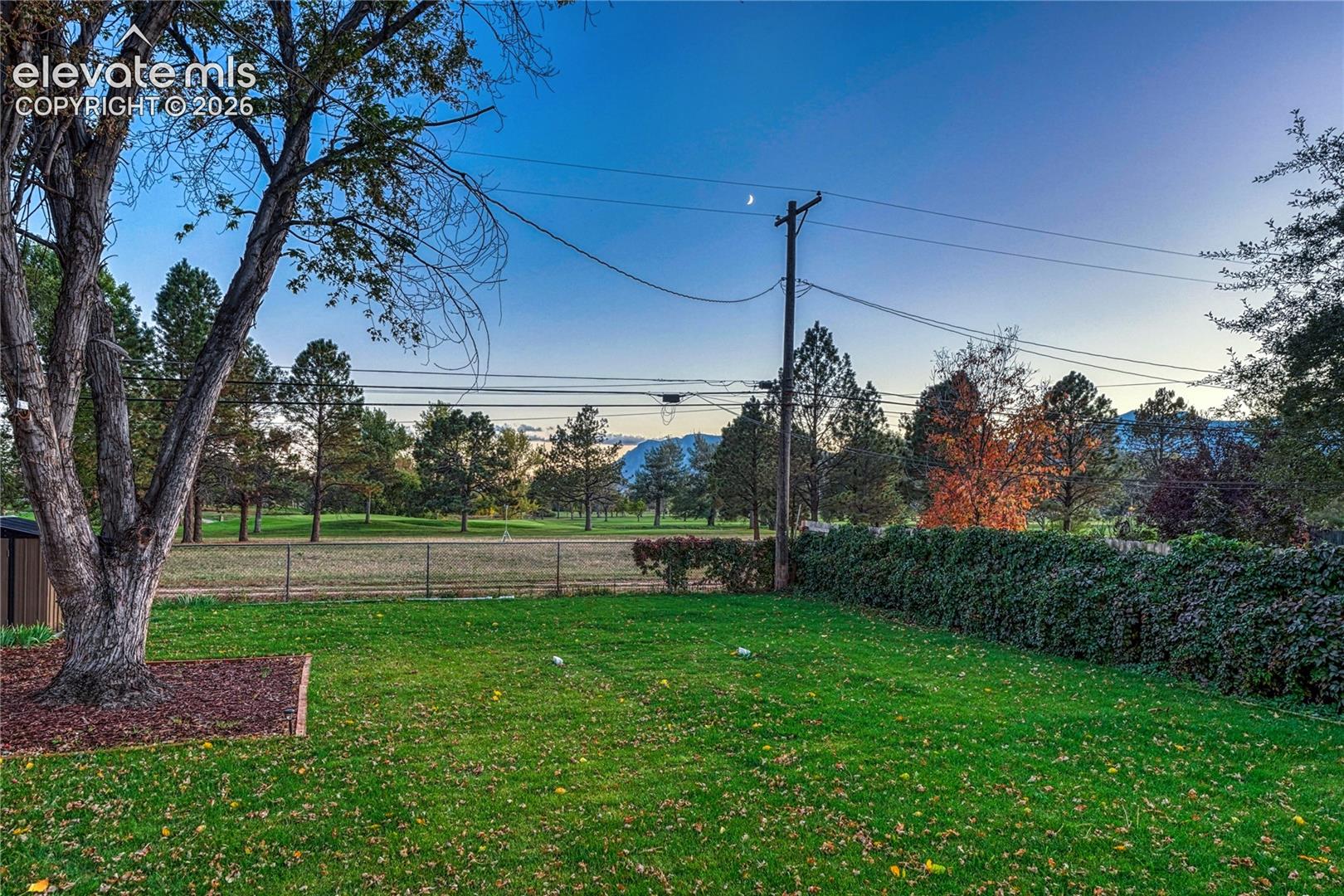 Listing photo 35 for 1221 E Madison Street